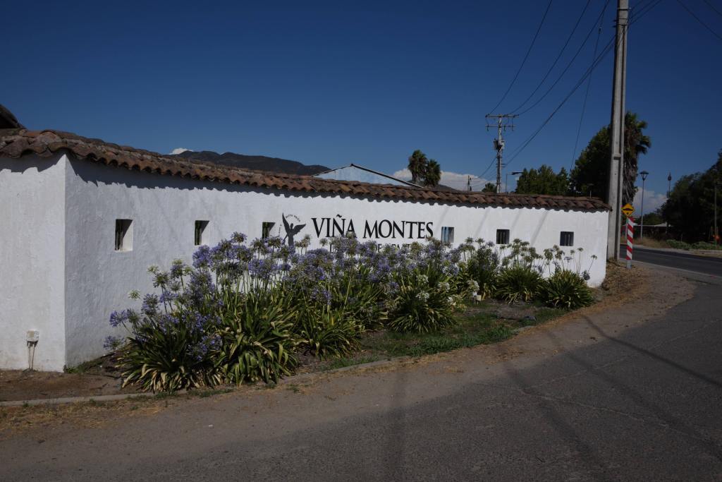 Vina Montes entrance