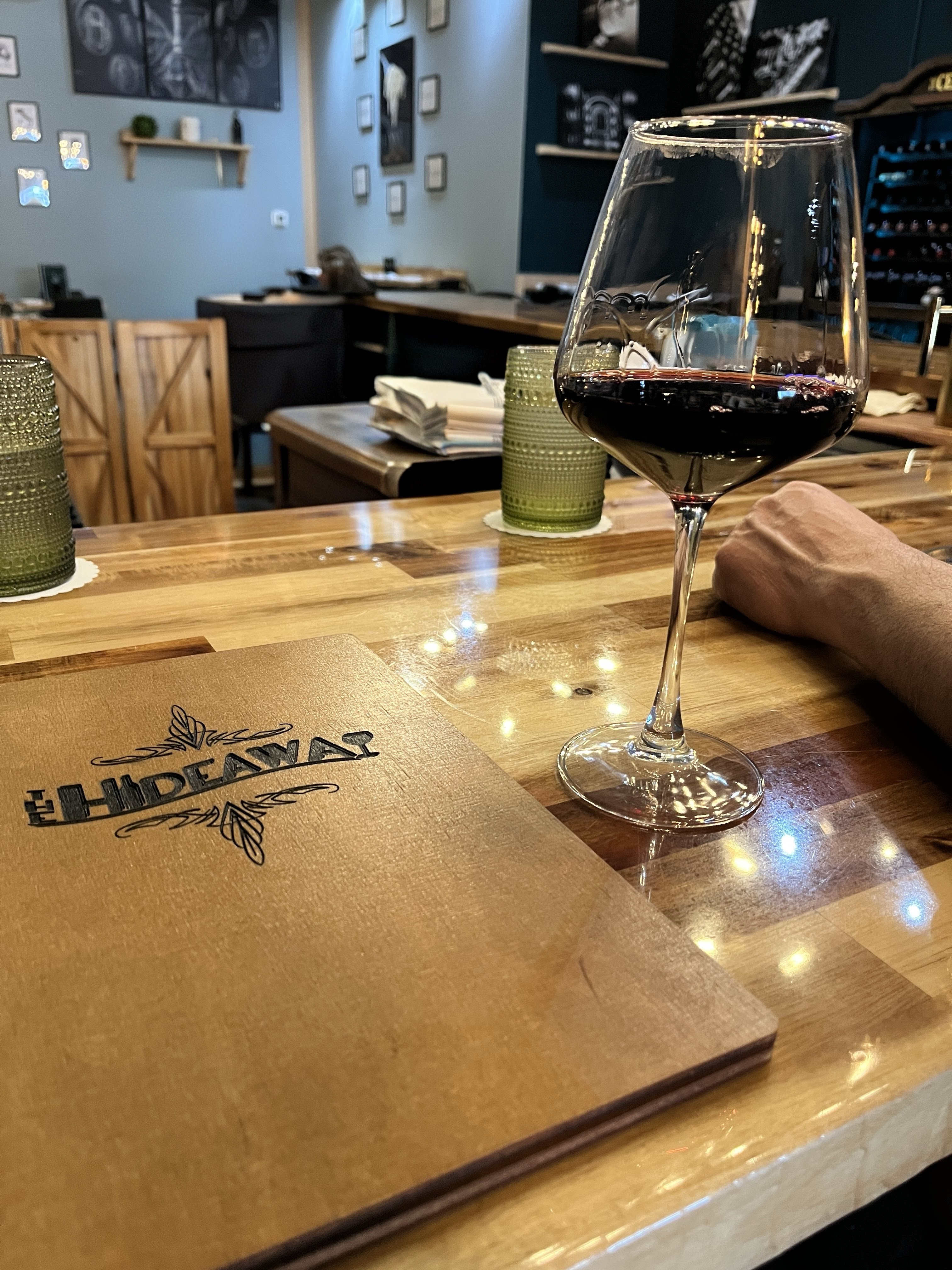 🌴 Wine Spot Wednesday: the Hideaway at Nico B’s in Englewood, FL